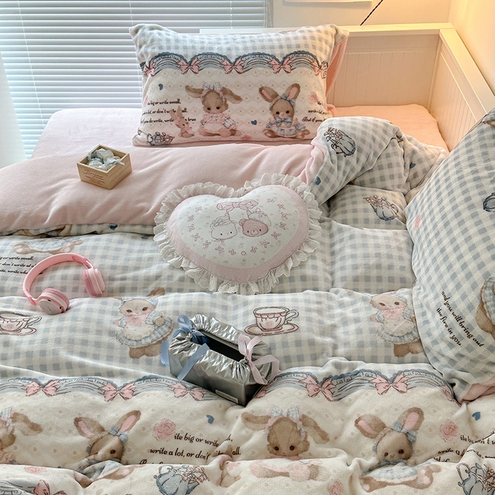 91家纺网 家纺一手货源 找家纺 昔可家纺 2024新款印花牛奶绒四件套系列-洛丽塔风 萝莉小兔