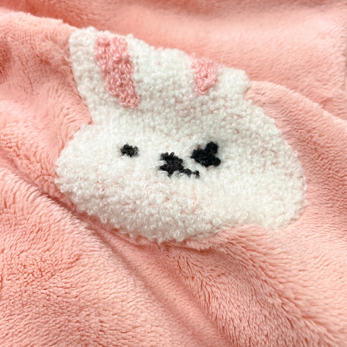 91家纺网 家纺一手货源 找家纺 眠帛家居 2024新款高克重双拼牛奶绒毛巾绣四件套 小兔子