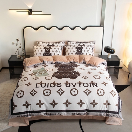 色鬼布艺 2024新款婴儿绒数码印花牛奶绒四件套仿大牌直播爆款网红款 熊仔咖