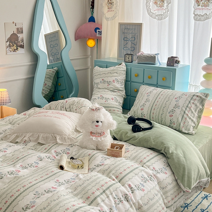 91家纺网 家纺一手货源 找家纺 昔可家纺 2024新款印花牛奶绒四件套系列-复古小清新系列 琉璃花语 绿