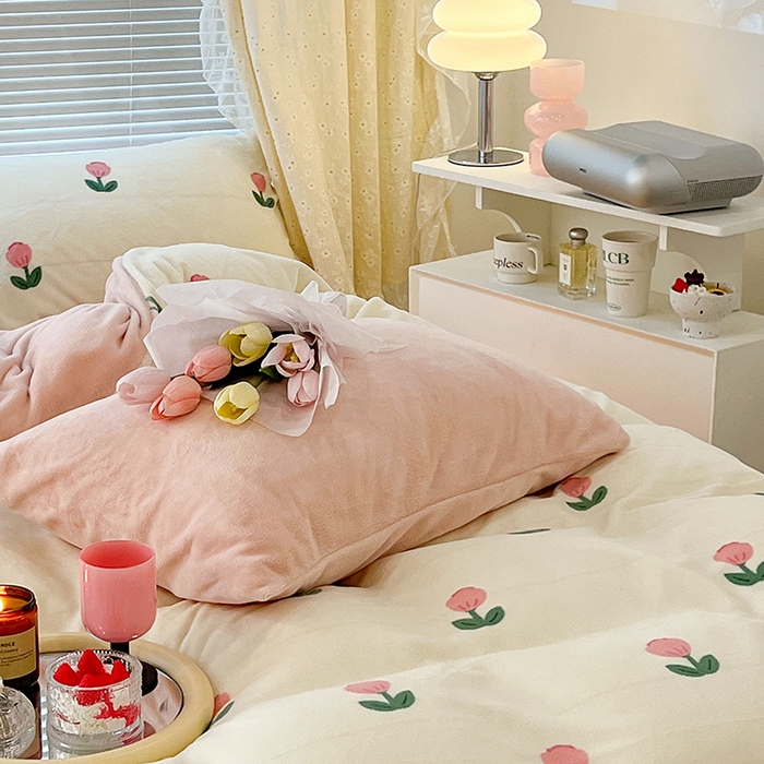 91家纺网 家纺一手货源 找家纺 昔可家纺 2024新款印花牛奶绒四件套系列-2023年热款系列 粉嫩小郁金2