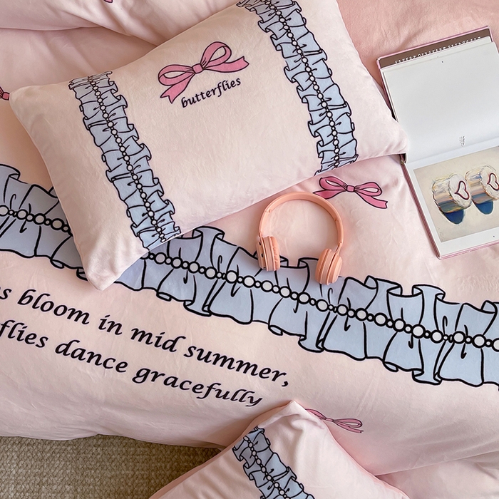 91家纺网 家纺一手货源 找家纺 昔可家纺 2024新款大版数码印花设计师牛奶绒四件套 珍珠蝴蝶结