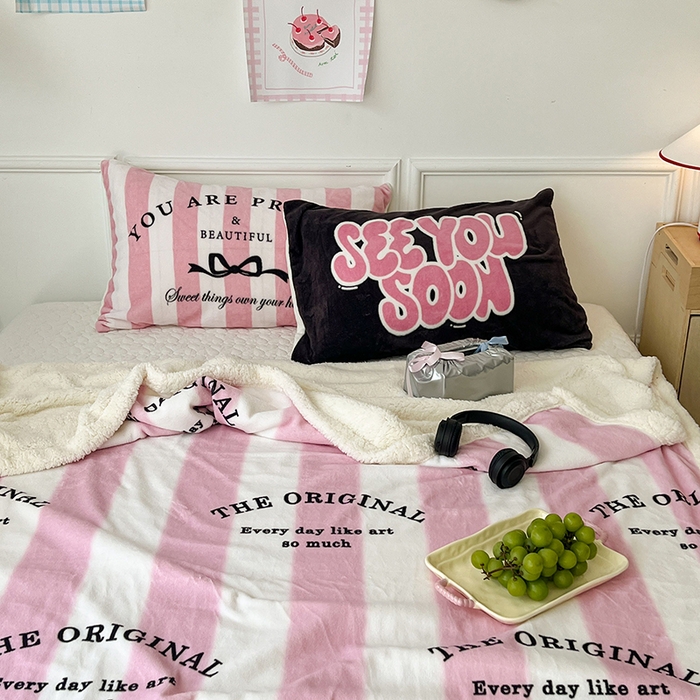 91家纺网 家纺一手货源 找家纺 昔可家纺 2024新款羊羔绒牛奶绒毛毯系列（三）-场景二-少女风系列 粉墨甜心