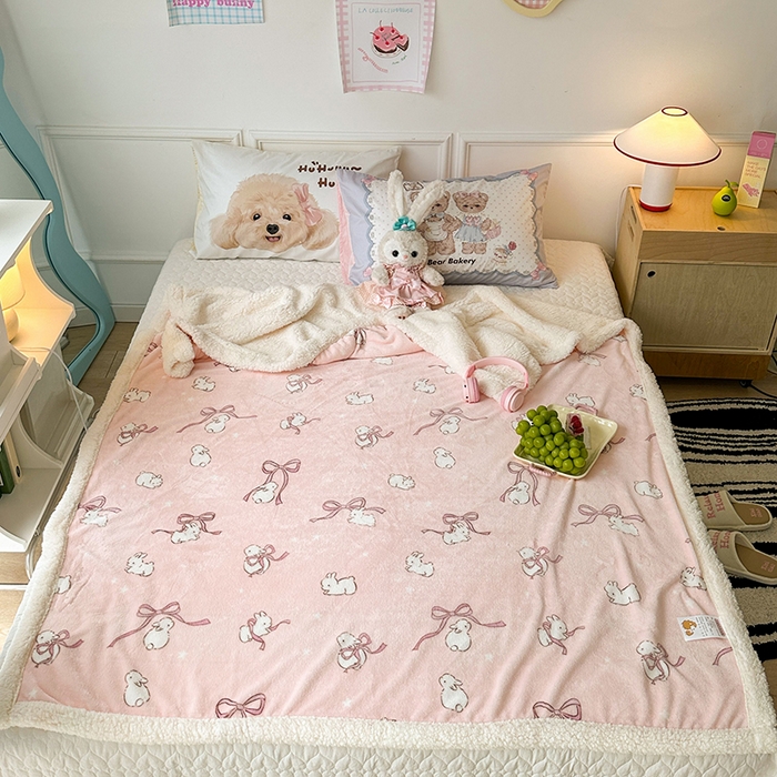 91家纺网 家纺一手货源 找家纺 昔可家纺 2024新款羊羔绒牛奶绒毛毯系列（三）-场景二-卡通系列 星野兔