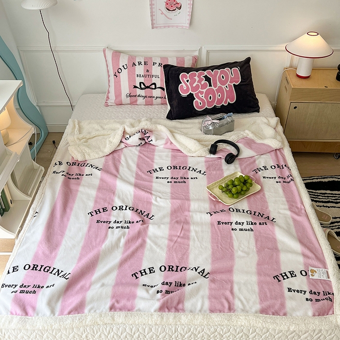 91家纺网 家纺一手货源 找家纺 昔可家纺 2024新款羊羔绒牛奶绒毛毯系列（三）-场景二-少女风系列 粉墨甜心