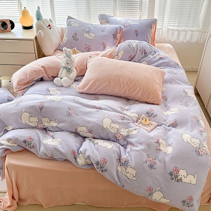 91家纺网 家纺一手货源 找家纺 昔可家纺 2024新款印花牛奶绒四件套系列-2023年热款系列 花花小猫咪