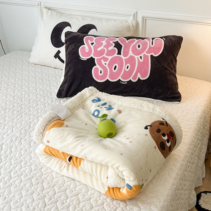 91家纺网 家纺一手货源 找家纺 昔可家纺 2024新款羊羔绒牛奶绒毛毯系列（三）-场景二-卡通系列 小熊曲奇