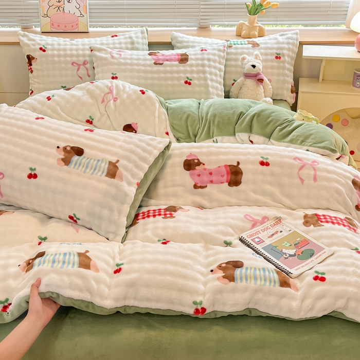 91家纺网 家纺一手货源 找家纺 梵克保罗 2024秋冬新款加厚泡泡牛奶绒数码印花工艺立体仿兔毛四件套 狗狗乐园-米白