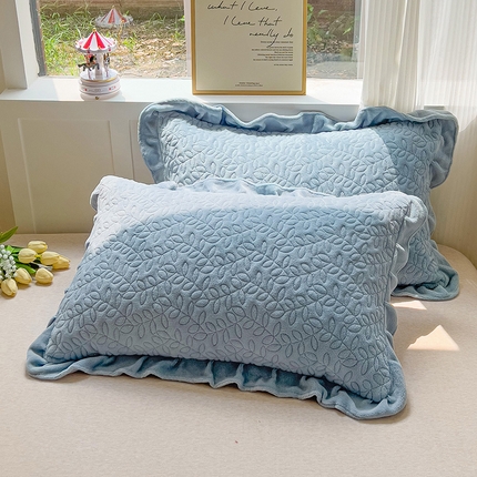 漫时光 2025新款纯色牛奶绒花边款枕套 罗曼-宝石蓝