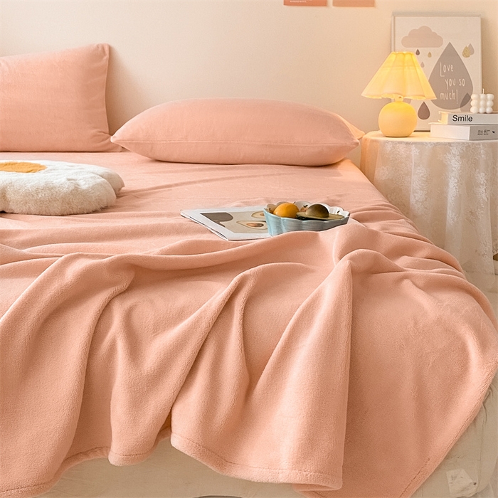 91家纺网 家纺一手货源 找家纺 眠帛家居 2024新款纯色高克重牛奶绒单床单 奶油粉