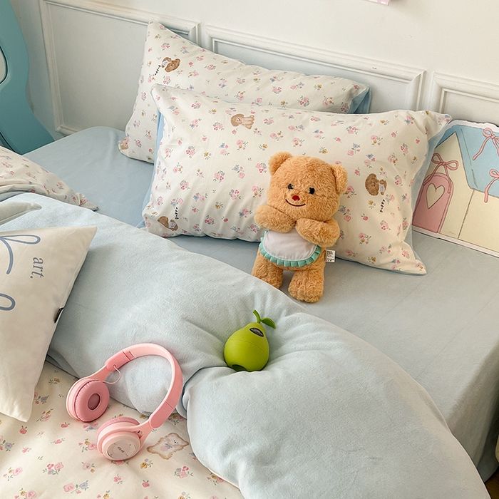 91家纺网 家纺一手货源 找家纺 昔可家纺 2024新款秋冬新款棉加牛奶绒四件套 碎花小狗