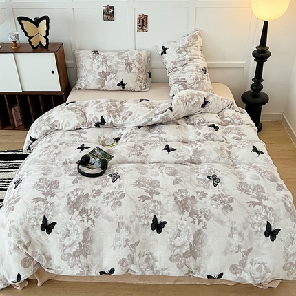 91家纺网 家纺一手货源 找家纺 昔可家纺 2024新款印花牛奶绒四件套系列-复古小清新系列 水墨花蝴蝶