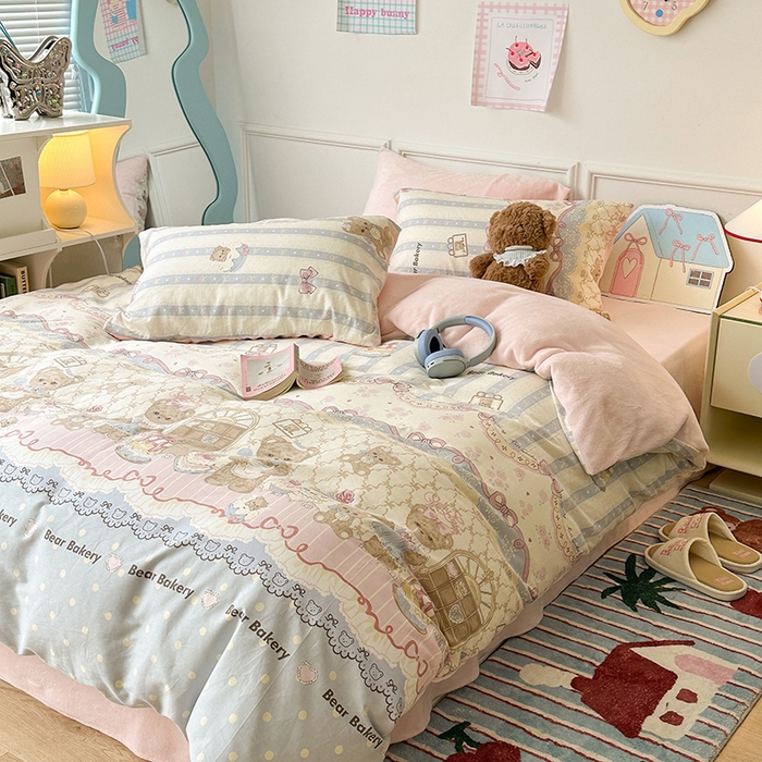 91家纺网 家纺一手货源 找家纺 昔可家纺 2024新款秋冬新款棉加牛奶绒四件套 美味蛋糕熊