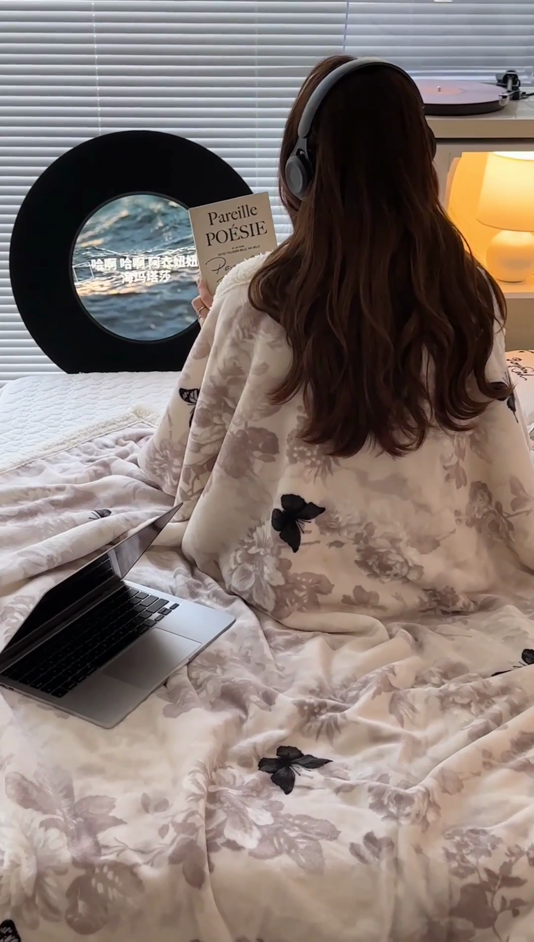 91家纺网 家纺一手货源 找家纺 昔可家纺 2024新款羊羔绒牛奶绒毛毯系列（三）-场景二-复古花卉系列 水墨花蝴蝶