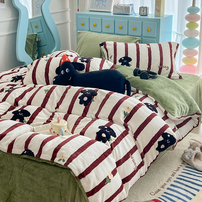 91家纺网 家纺一手货源 找家纺 昔可家纺 2024新款印花牛奶绒四件套系列-卡通系列 萌萌小修狗