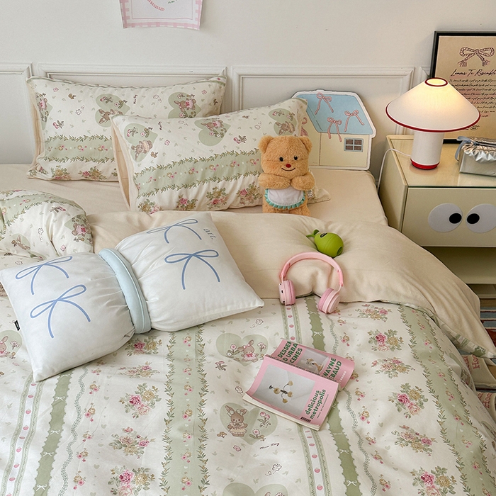 91家纺网 家纺一手货源 找家纺 昔可家纺 2024新款秋冬新款棉加牛奶绒四件套 竖莓小兔