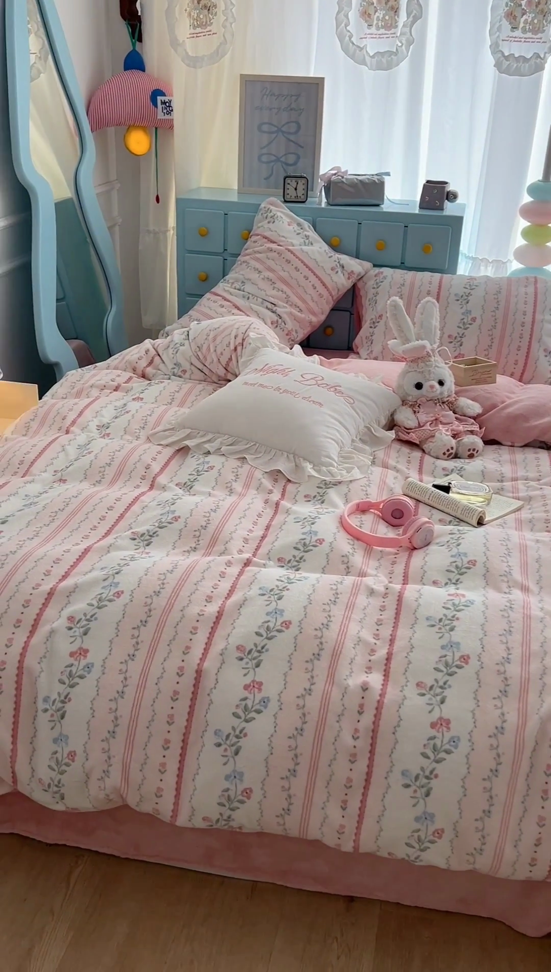 91家纺网 家纺一手货源 找家纺 昔可家纺 2024新款印花牛奶绒四件套系列-复古小清新系列 琉璃花语 粉