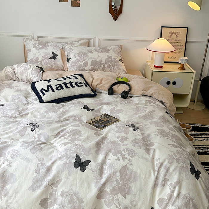 91家纺网 家纺一手货源 找家纺 昔可家纺 2024新款秋冬新款棉加牛奶绒四件套 暗蝶花影