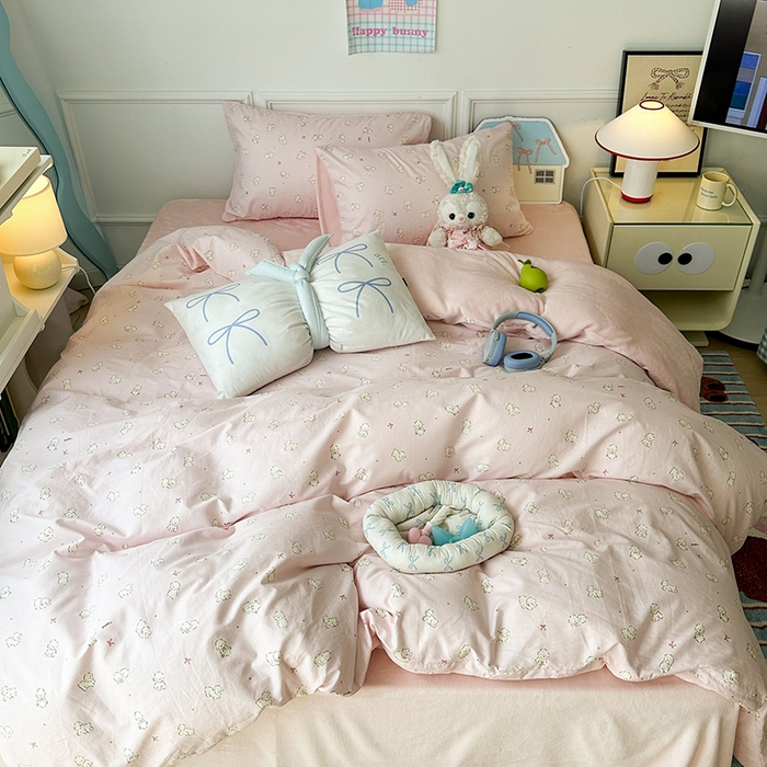 91家纺网 家纺一手货源 找家纺 昔可家纺 2024新款秋冬新款棉加牛奶绒四件套 粉粉小比熊