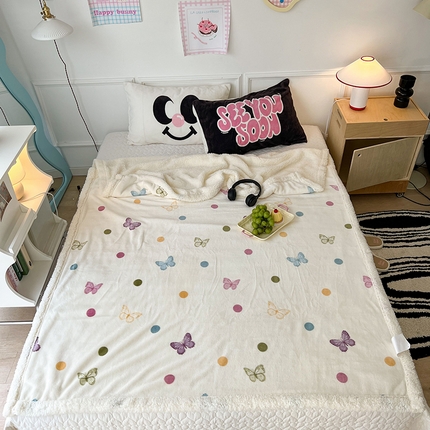 昔可家纺 2024新款羊羔绒牛奶绒毛毯系列（三）-场景二-复古花卉系列 波点彩色蝴蝶