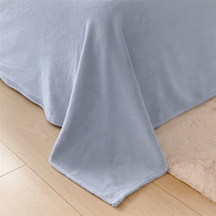 91家纺网 家纺一手货源 找家纺 眠帛家居 2024新款纯色高克重牛奶绒单床单 天空蓝