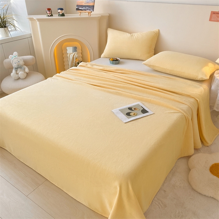 91家纺网 家纺一手货源 找家纺 眠帛家居 2024新款纯色高克重牛奶绒单床单 奶黄