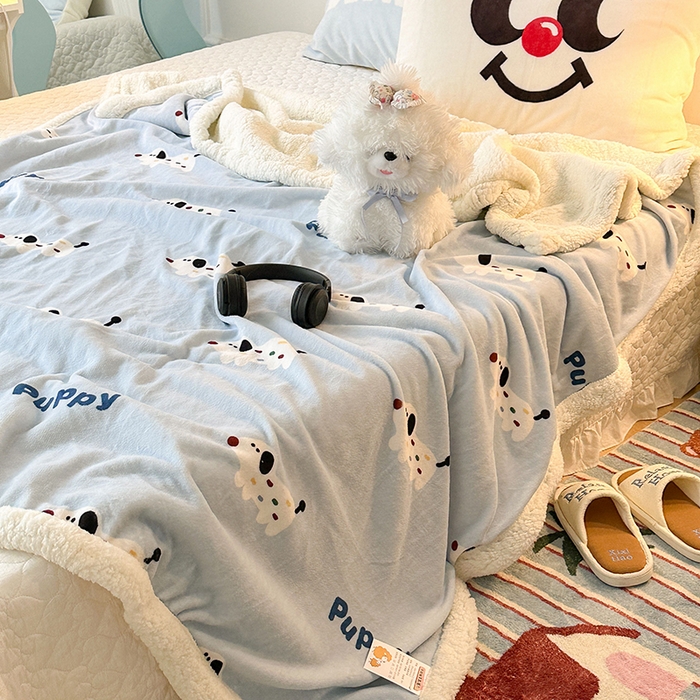 91家纺网 家纺一手货源 找家纺 昔可家纺 2024新款羊羔绒牛奶绒毛毯系列（三）-场景二-卡通系列 糖果小狗