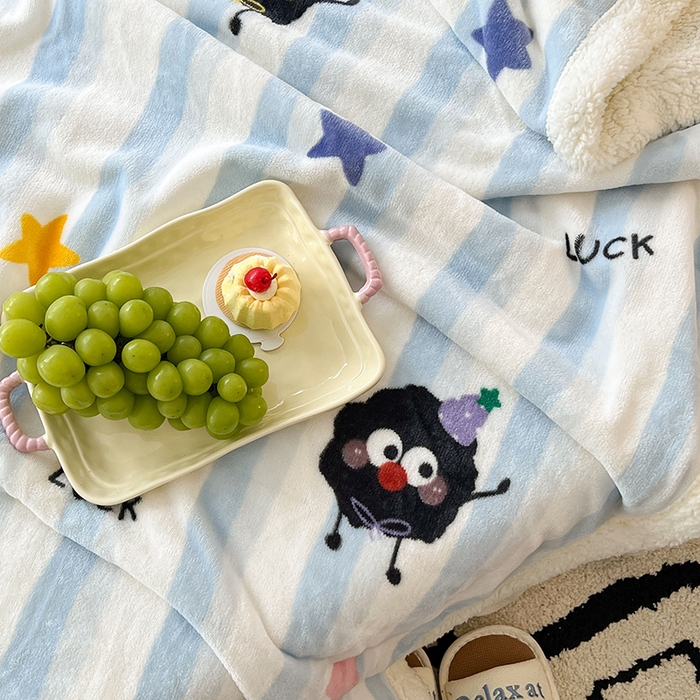 91家纺网 家纺一手货源 找家纺 昔可家纺 2024新款羊羔绒牛奶绒毛毯系列（三）-场景二-卡通系列 星星小黑球