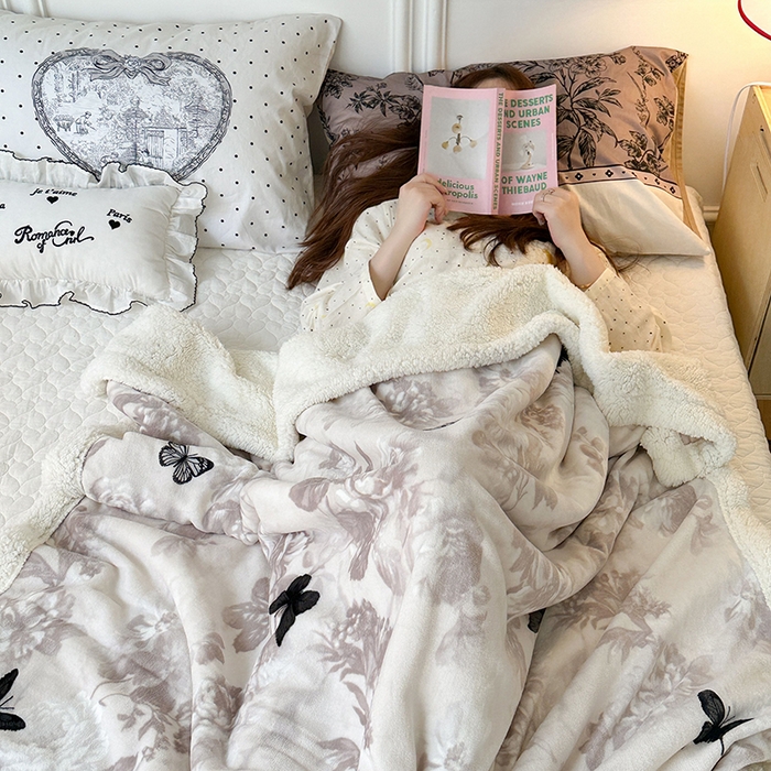 91家纺网 家纺一手货源 找家纺 昔可家纺 2024新款羊羔绒牛奶绒毛毯系列（三）-场景二-复古花卉系列 水墨花蝴蝶