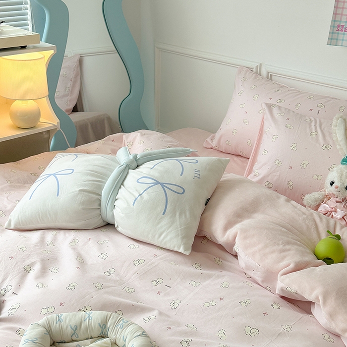 91家纺网 家纺一手货源 找家纺 昔可家纺 2024新款秋冬新款棉加牛奶绒四件套 粉粉小比熊