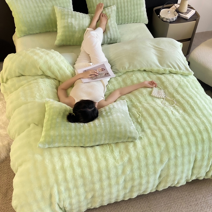 91家纺网 家纺一手货源 找家纺 品乐家纺 2024新款A类泡泡兔绒四件套 泡泡  淡雅绿