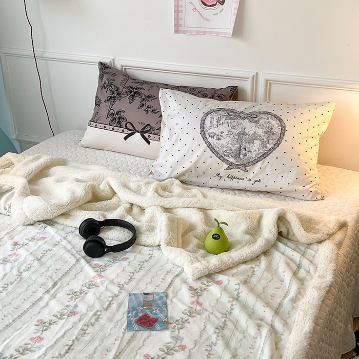 91家纺网 家纺一手货源 找家纺 昔可家纺 2024新款羊羔绒牛奶绒毛毯系列（三）-场景二-复古花卉系列 琉璃花语