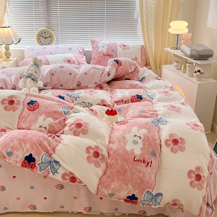 91家纺网 家纺一手货源 找家纺 昔可家纺 2024新款印花牛奶绒四件套系列-2023年热款系列 油画小兔