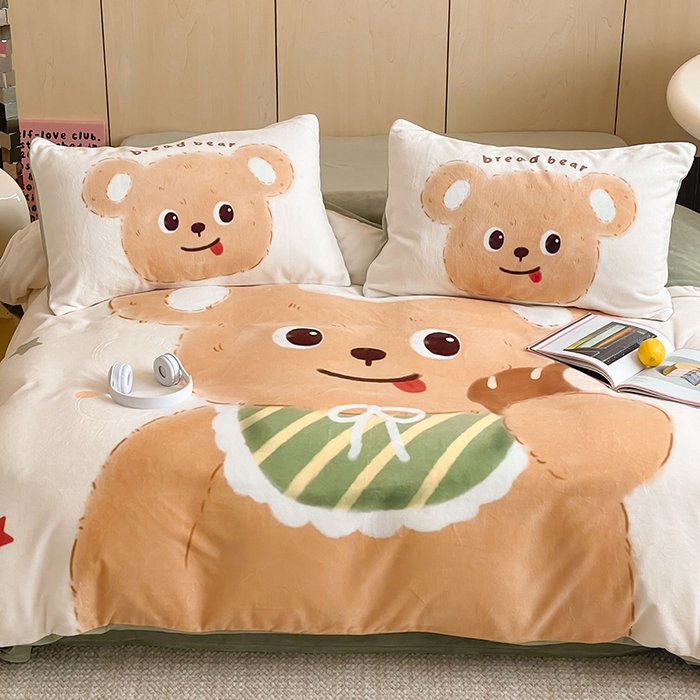 91家纺网 家纺一手货源 找家纺 昔可家纺 2024新款大版数码印花设计师牛奶绒四件套 厨师熊仔