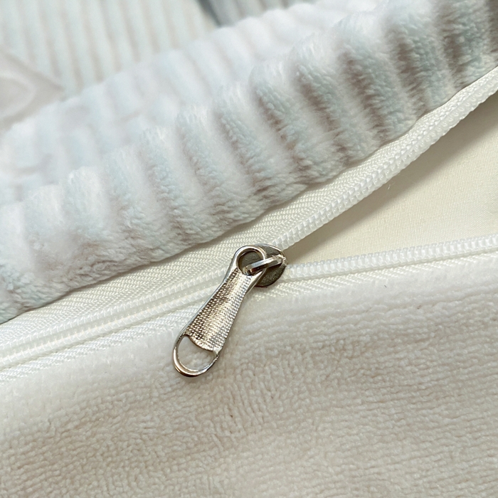 91家纺网 家纺一手货源 找家纺 呗旺鹿 2024新款高克重着色烂花雕花牛奶绒轻奢四件套 爱维午夜蓝