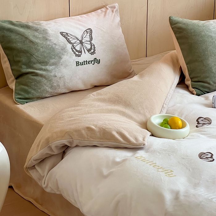 91家纺网 家纺一手货源 找家纺 昔可家纺 2024新款大版数码印花设计师牛奶绒四件套 美拉德蝴蝶