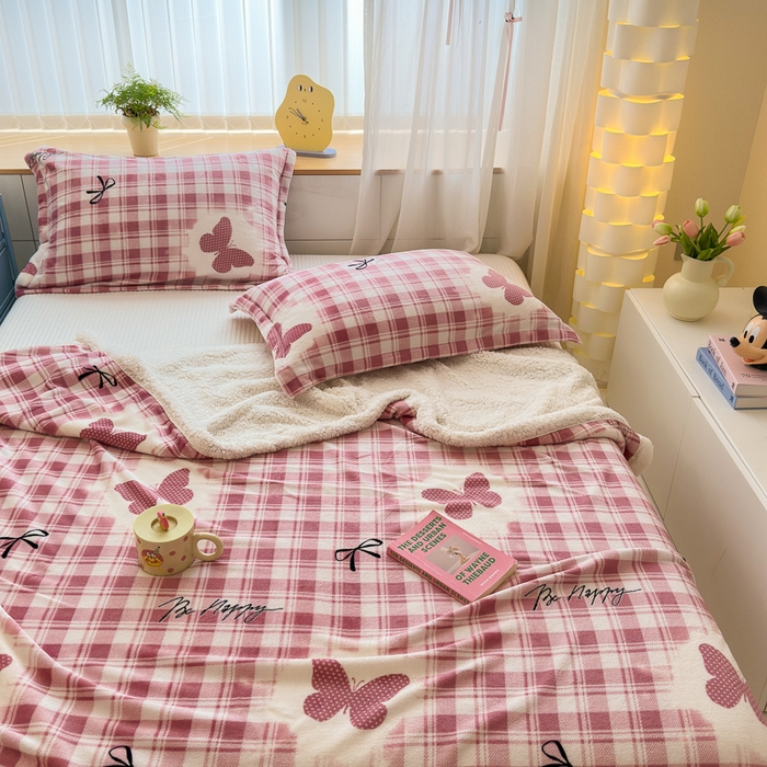 91家纺网 家纺一手货源 找家纺 花伞家居 2024直播新款牛奶绒羊羔绒多功能复合拉链被套款毛毯 毛毯-粉格子蝴蝶