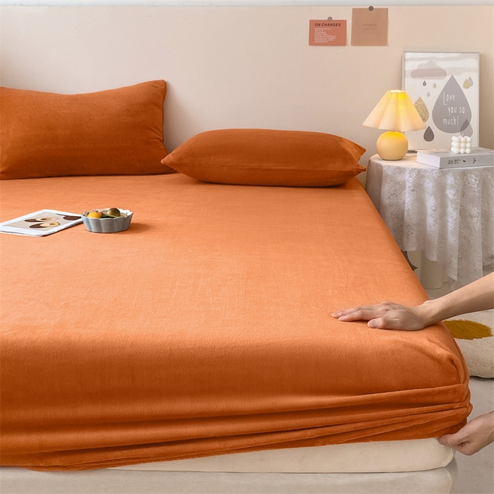 91家纺网 家纺一手货源 找家纺 眠帛家居 2024新款纯色高克重牛奶绒单床笠 焦糖