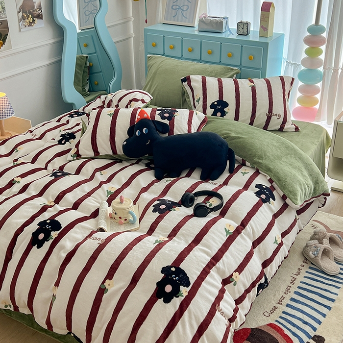 91家纺网 家纺一手货源 找家纺 昔可家纺 2024新款印花牛奶绒四件套系列-卡通系列 萌萌小修狗