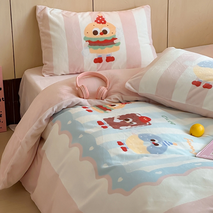 91家纺网 家纺一手货源 找家纺 昔可家纺 2024新款大版数码印花设计师牛奶绒四件套 奶油之家