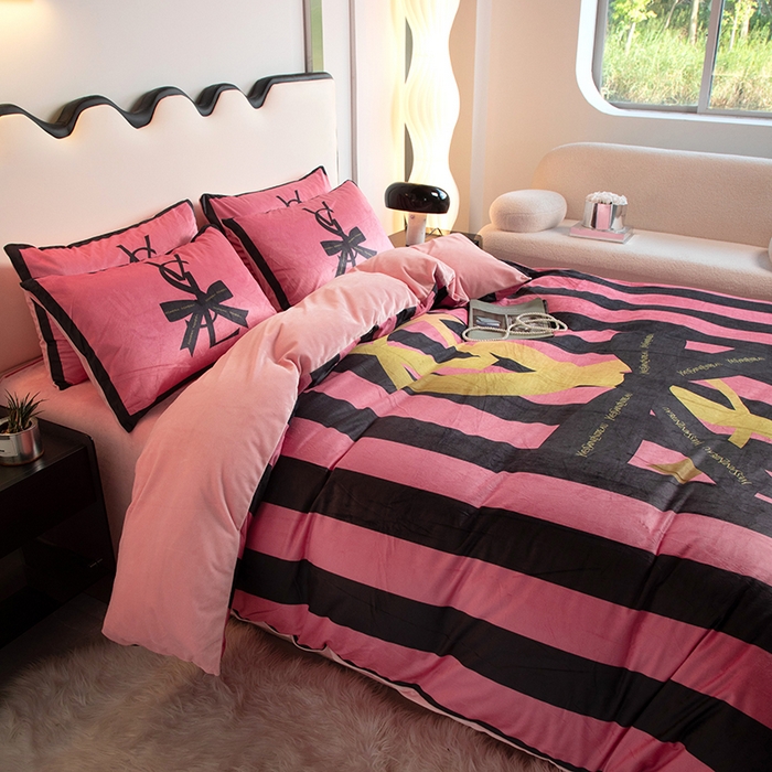 91家纺网 家纺一手货源 找家纺 色鬼布艺 2024新款婴儿绒数码印花牛奶绒四件套仿大牌直播爆款网红款 反转巴黎