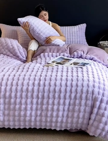 91家纺网 家纺一手货源 找家纺 品乐家纺 2024新款A类泡泡兔绒四件套 泡泡  梦幻紫