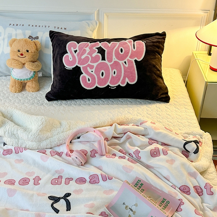 91家纺网 家纺一手货源 找家纺 （总）昔可家纺 2024新款羊羔绒牛奶绒毛毯系列（三）-场景二-少女风系列