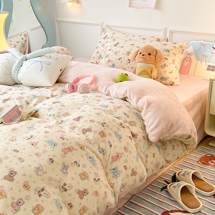 91家纺网 家纺一手货源 找家纺 昔可家纺 2024新款印花牛奶绒四件套系列-卡通系列 油画小萌物