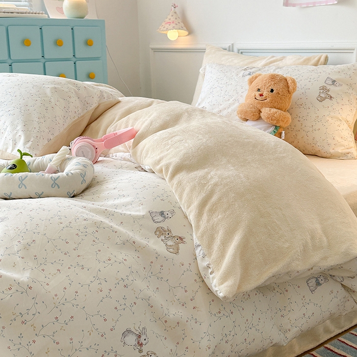 91家纺网 家纺一手货源 找家纺 昔可家纺 2024新款秋冬新款棉加牛奶绒四件套 花枝小兔