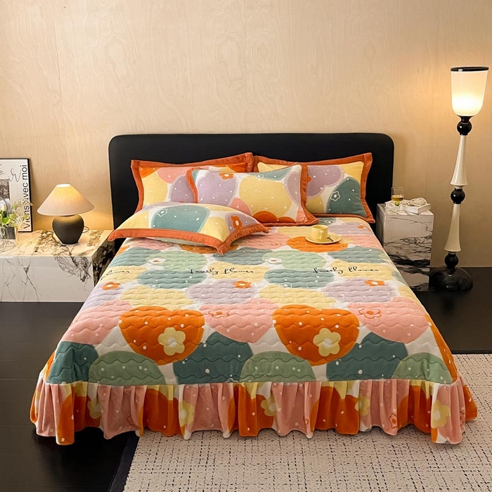 91家纺网 家纺一手货源 找家纺 茉保家纺 2024新款包边款印花牛奶绒床盖四件套 爱心满满