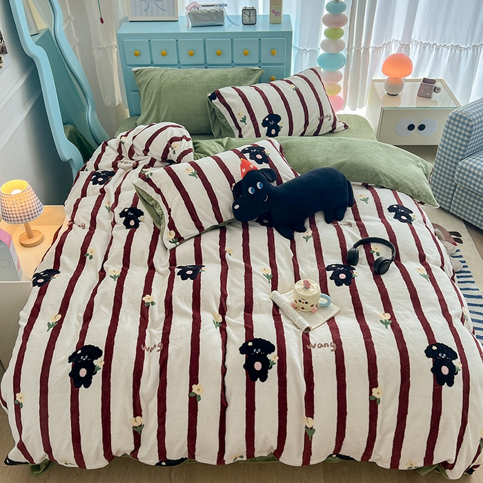 91家纺网 家纺一手货源 找家纺 昔可家纺 2024新款印花牛奶绒四件套系列-卡通系列 萌萌小修狗