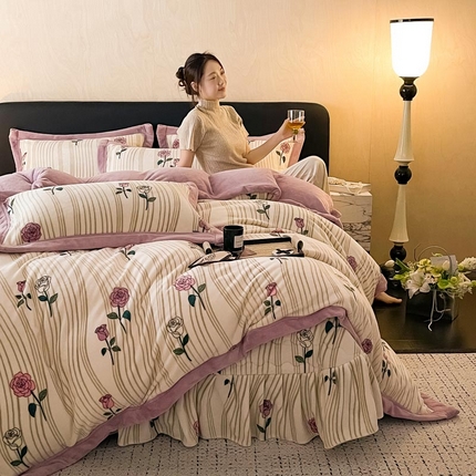 91家纺网 家纺一手货源 找家纺 茉保家纺 2024新款包边款印花牛奶绒床盖四件套 香氛玫瑰