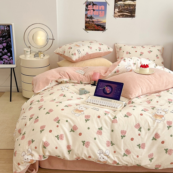 91家纺网 家纺一手货源 找家纺 昔可家纺 2024新款秋冬新款棉加牛奶绒四件套 粉郁金兔