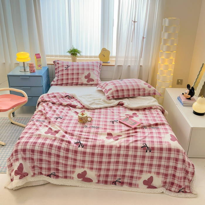 91家纺网 家纺一手货源 找家纺 花伞家居 2024直播新款牛奶绒羊羔绒多功能复合拉链被套款毛毯 毛毯-粉格子蝴蝶